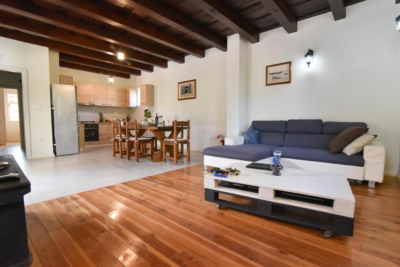 Vacation Home Mate Ceko Sukošan Esterno foto