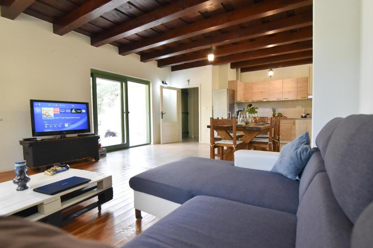 Vacation Home Mate Ceko Sukošan Esterno foto