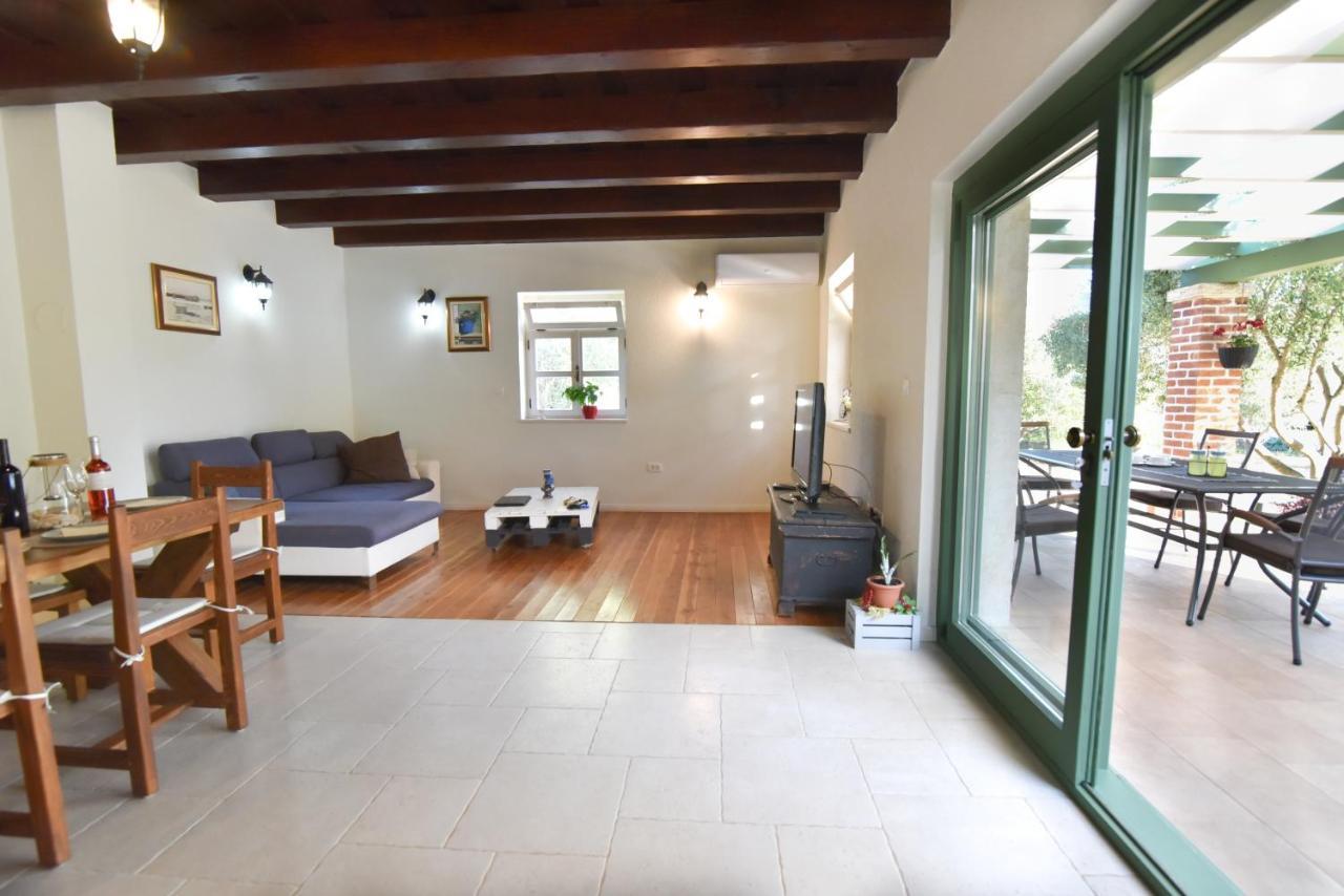 Vacation Home Mate Ceko Sukošan Esterno foto